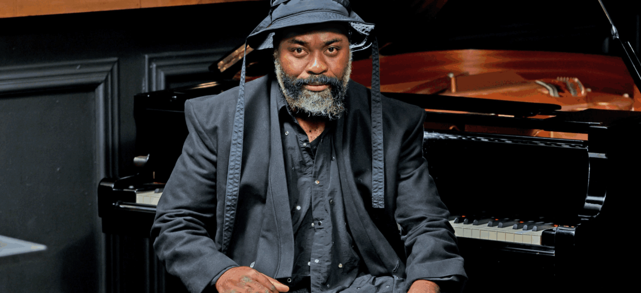 N­d­u­d­u­z­o­ M­a­k­h­a­t­h­i­n­i­ trio