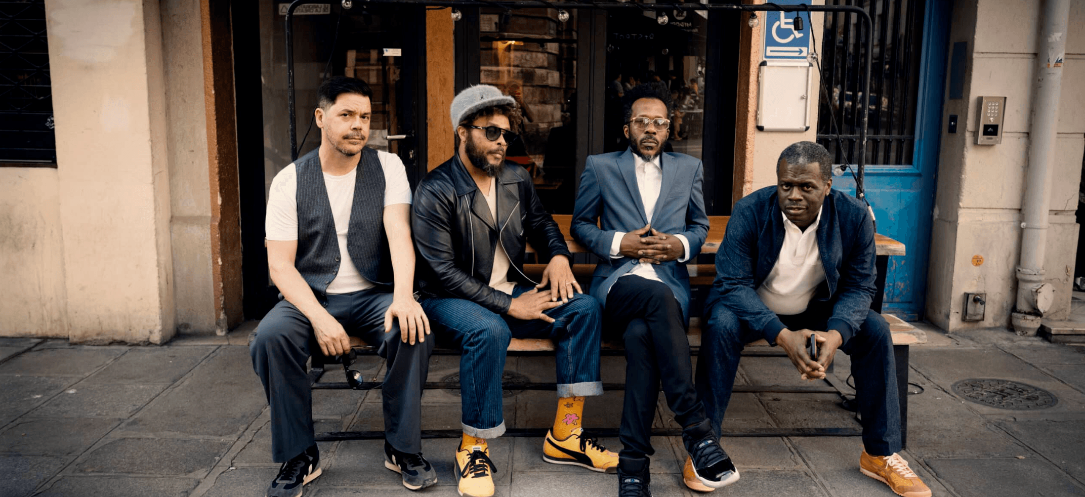 J­o­e­ S­a­n­d­e­r­s­ f­e­a­t­.­ S­e­a­m­u­s­ B­l­a­k­e­,­ L­o­g­a­n­ R­i­c­h­a­r­d­s­o­n­ &­ G­r­e­g­ H­u­t­c­h­i­n­s­o­n­